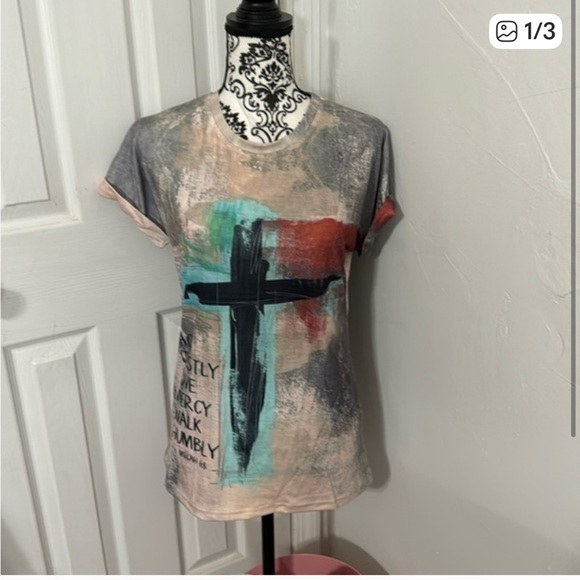 Tops - Graphic Cross Women’s T-Shirt